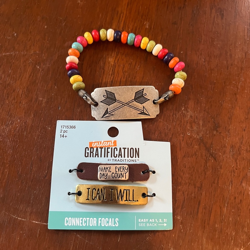 Bracelet with changeable charm